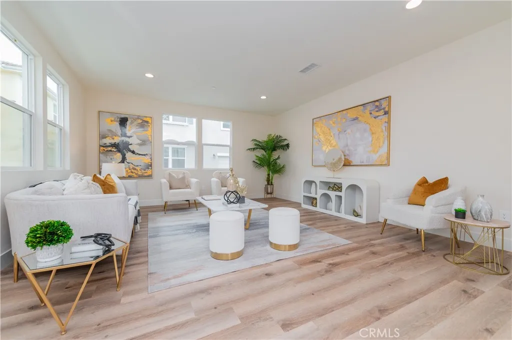 11237 Gladhill Road 12, Whittier, California 90604 home-pic-2